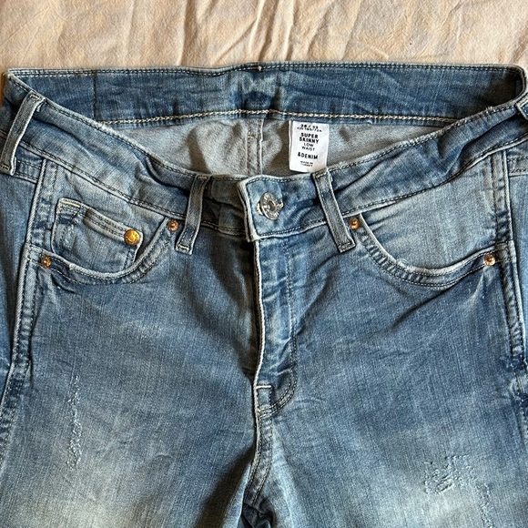 Low Rise Skinny Jeans - Picture 2 of 5